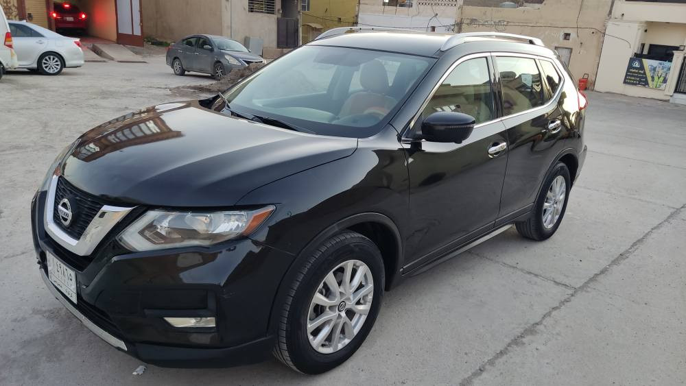 نيسان روج موديل 2018 فوول مواصفات عدا بانوراما .كشن جلد وكهربائي وخزن رادارات 360 درجه محرك وكير بالشرط  كيرها مبدل بموديل  2023   سياره دينار مابيها مصرف جاهزه بيها دفتر بانزين سنويه مشروع وطني  بونيد صبغ وبيها تعديل بالجامرلغ جهه سكن واقل من شبر بالباب سكن فقط شراي يخابرني *********** كركوك, العراق
