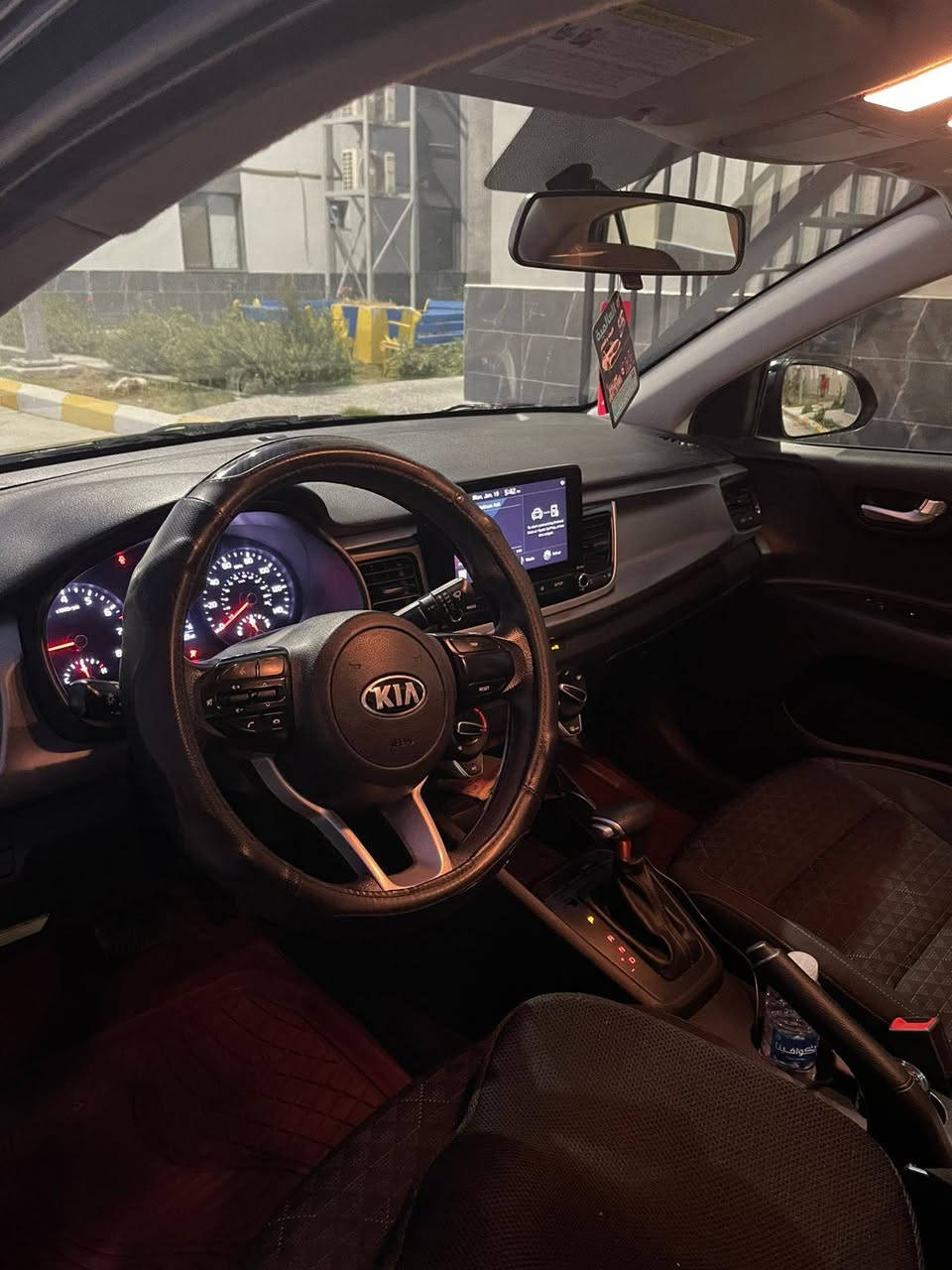 السلام عليكم
كيا ريو موديل 2021 رقم سليمانية 
لون اسود
ماشية 57 الف ميل
حادثها جاملغ امامي أيسر و بنيد صبغ و لغد بي تعديل بسيط
تحكم ستيرن جهتين
تخم تاير جديد
مكينة 1600 دوش
كاميرا و شاشة كبيرة 
نظام سبورت
السعر 90 وبي مجال بسيط
ملاحظة / كير السيارة بي تأخير نمرة
مكانه بغداد 
للاستفسار اتصل على الرقم *********** متوفر واتس 
مكلف بلنشر
