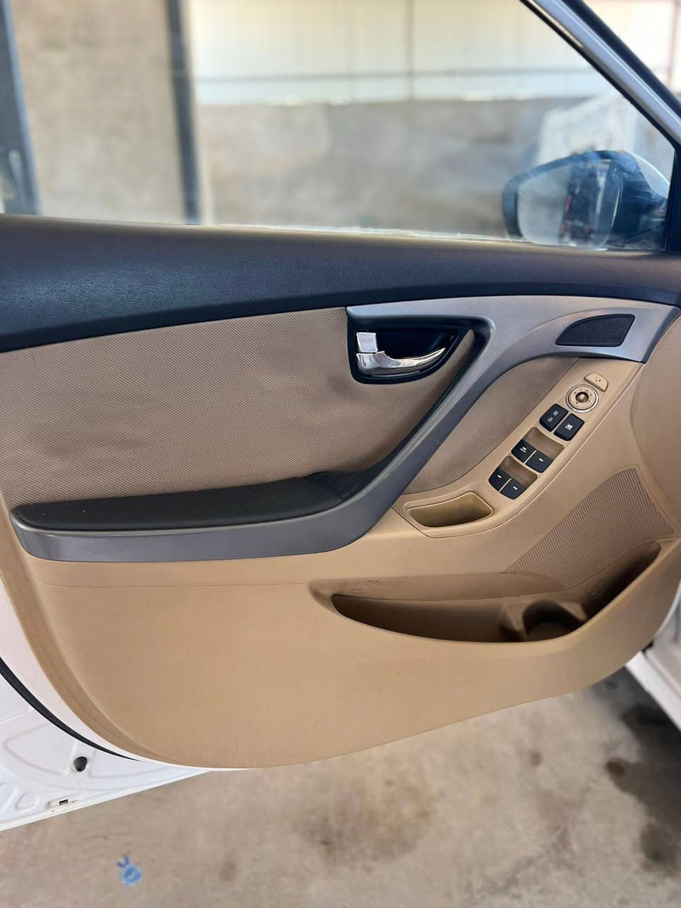 ألنترا ٢٠١٤ للبيع او المراوس  فول عدا البصمه محرك ١٨٠٠
رقم انكليزي 
ثلاث قطع للاستفسار الاتصال على الرقم ***********
