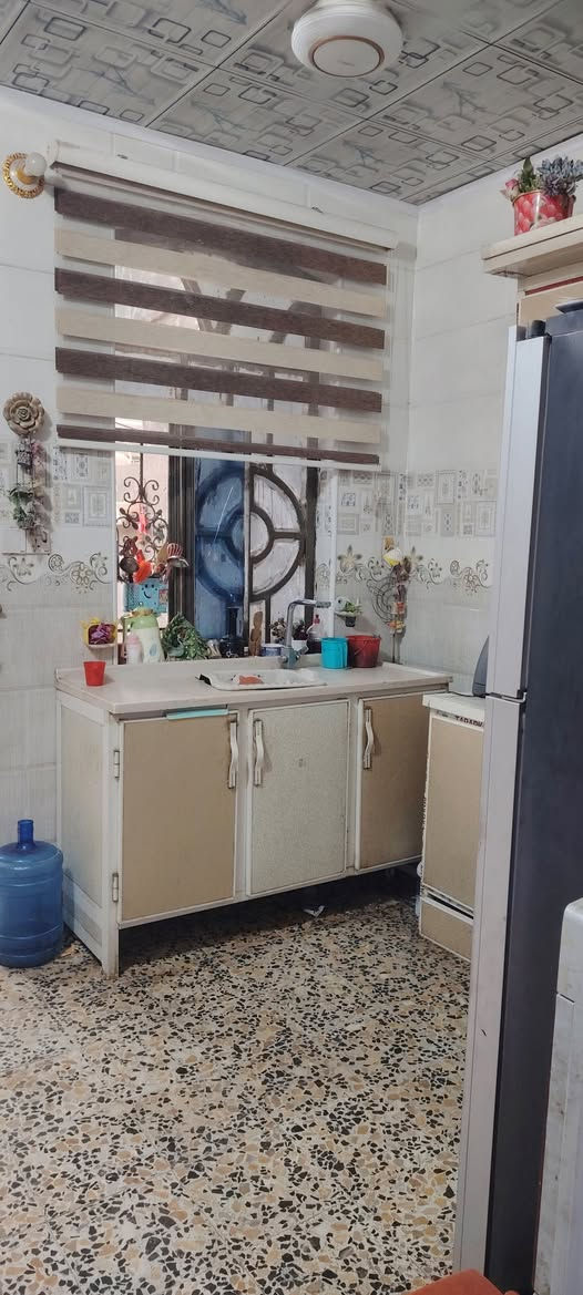 دار طابو زراعي للبيـــــــــــع
المساحة 150متر طابقين 
يحتوي على 
3غرف نوم وهول ومطبخ واستقبال ومجمع صحيات عدد 3
كراج وحديقة
العنوان حلة كراغول شارع زين العابدين
    عرض الشارع 10متر خدمات كاملـــــــــــــــة 
لتفاصيل اكثر 
***********
