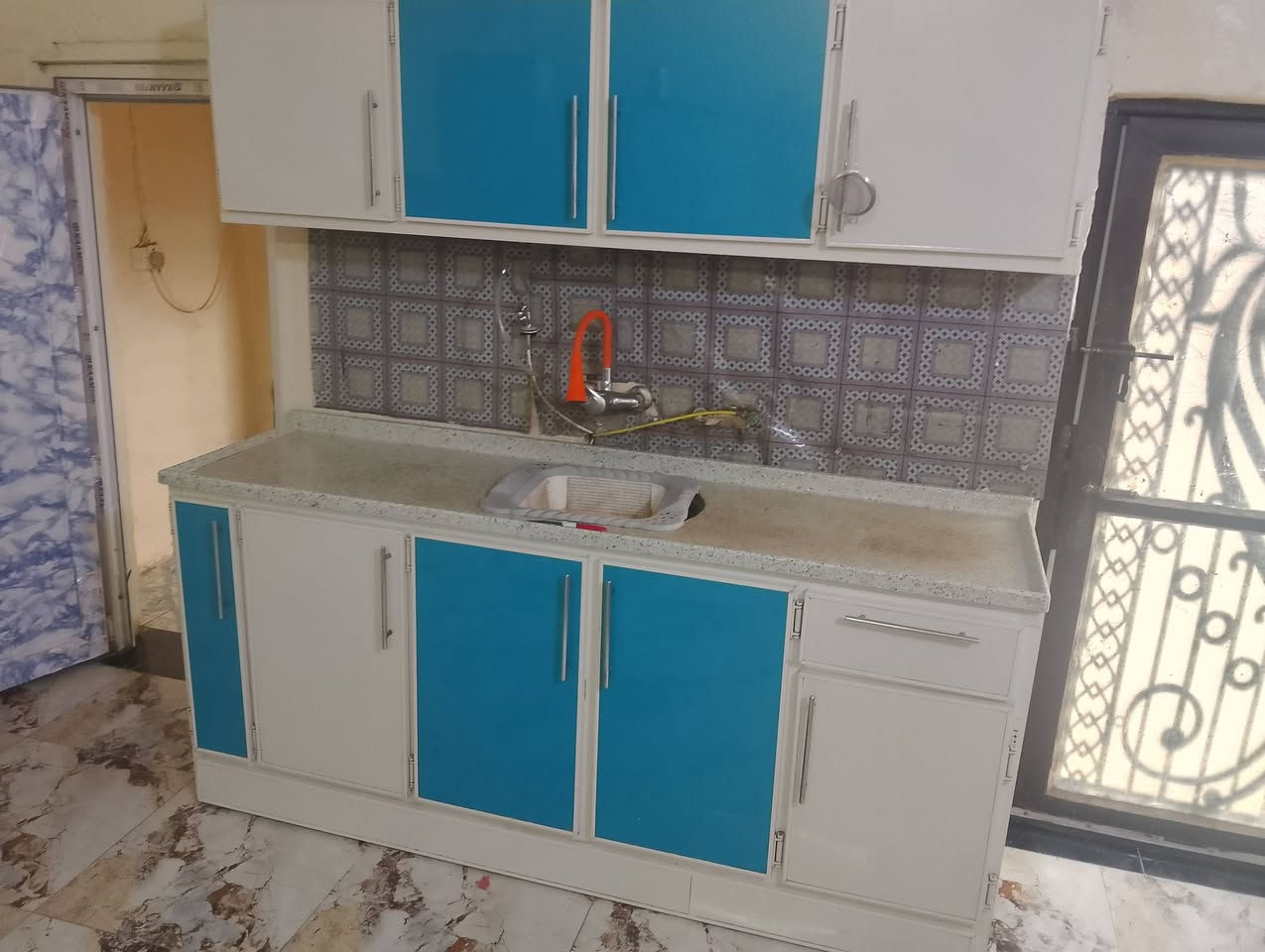 كاونتر المنيوم مرمر 
سنجي المنيوم مرمر
مستعجل عليها حيل 
للاتصال 
***********
