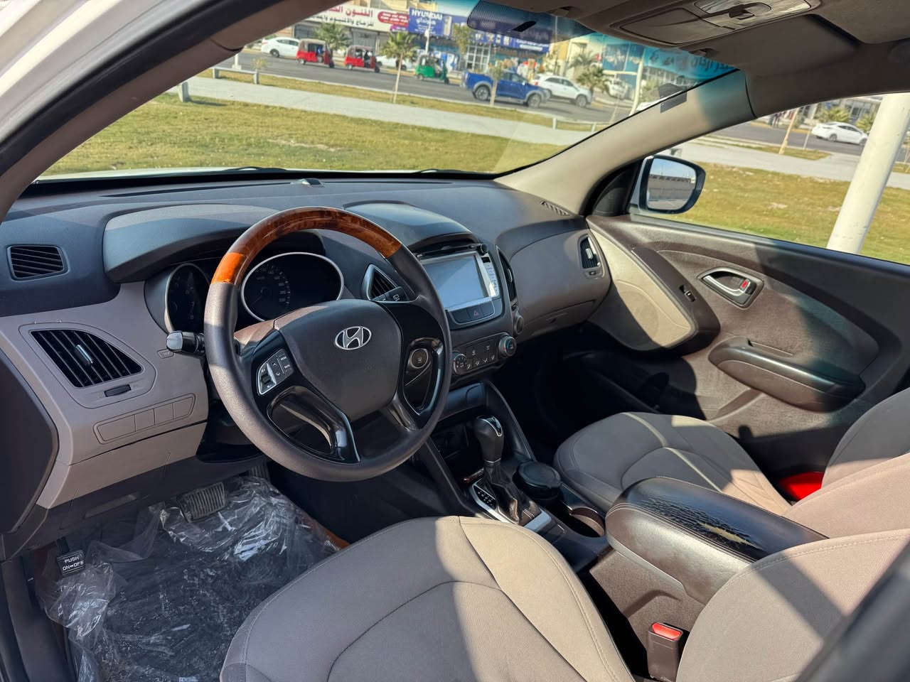 هونداي توسان وارد خليجي مديل 2015رقم بصرة تحويل مباشر مكفوله من ضربه وصبغ تبديل باب بدون صبغ اصلي محرك2000دوش تحكم ستيرن تبريد خلفي كامره شاشه ويل كب سياره جاهزه بدون اي نقص السعر 145الاستفسار ع رقم*********** البصرة, العراق
