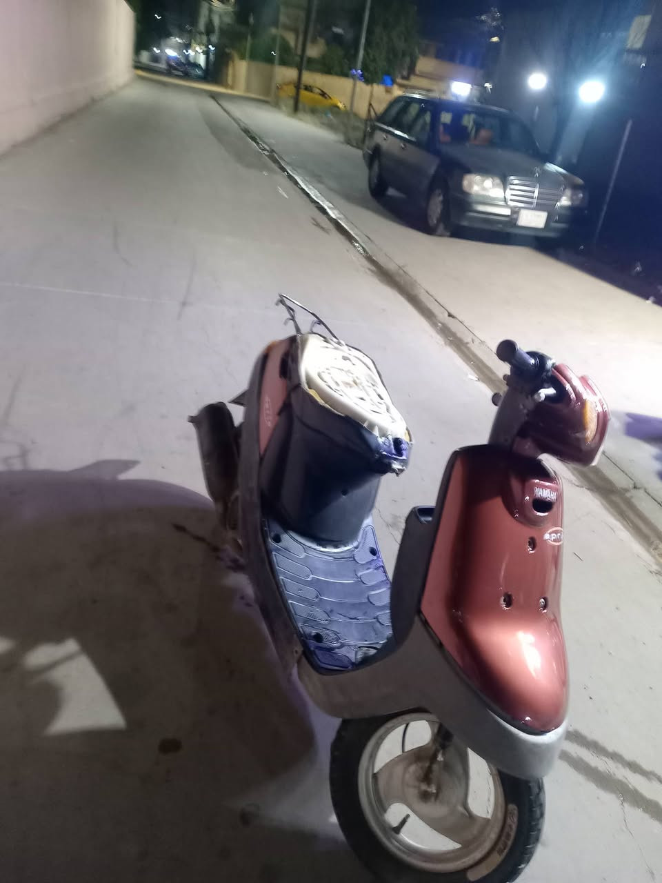 ماطور بوتين معمر مره وحده تحريكه معدل نار ماطور بانزين ودهن وين من يعجبك السعر 150وبي مجال بصيط شراي انتصل ***********
