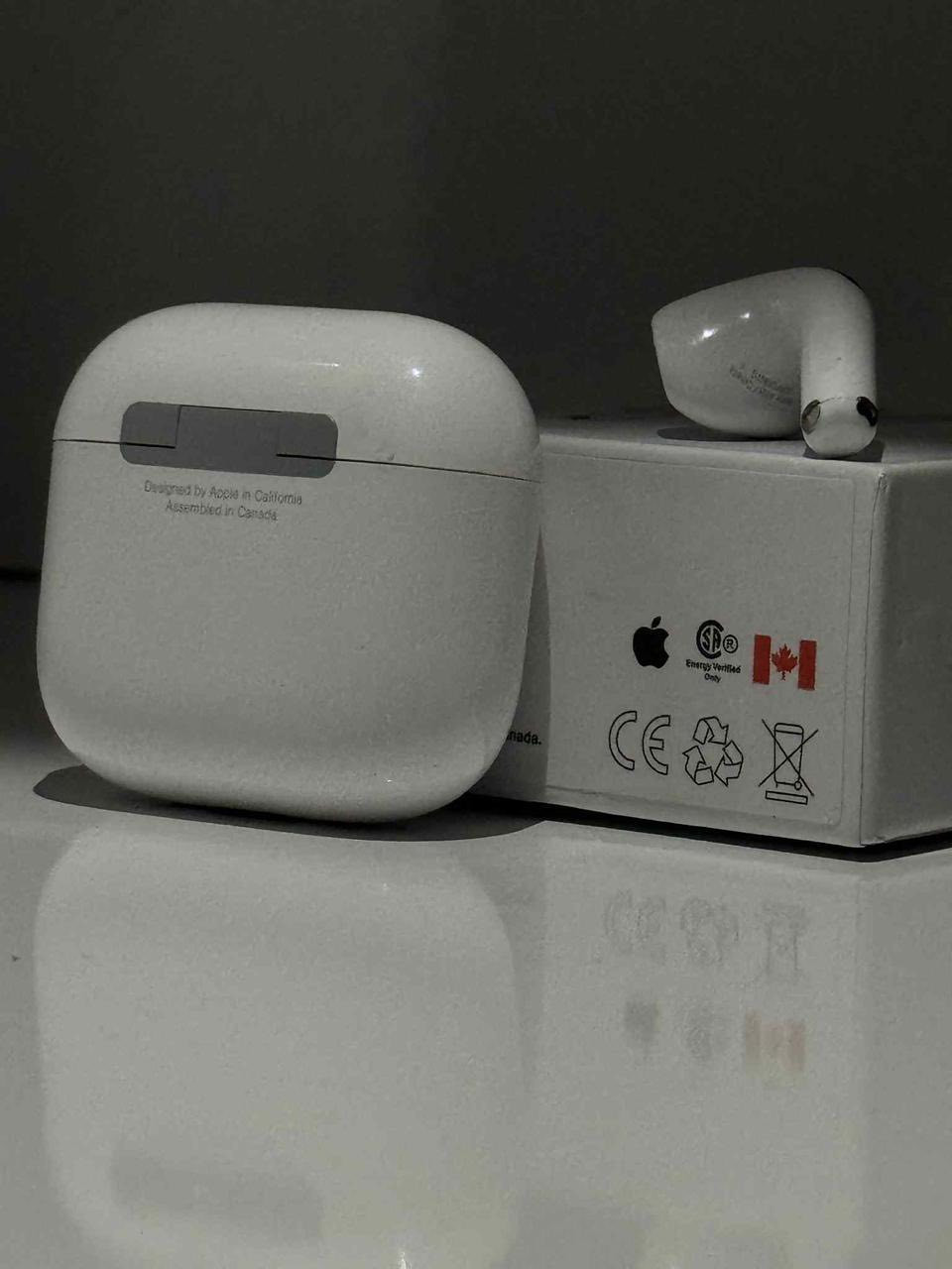 ايربودز الاصدار الاخير من شركة ابل
اصلية وكالة 

ابيعها جوه سوك بهواي ليريد كمية او مفرد متوفر 

 واتس / ***********

سعرها بلسوك وبلمحلات اقل شي 220
يتوفر خدمة توصيل لجميع محافظات العراق
