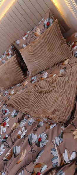 اسو ستور للمفروشات حسب الطلب لذواقات والسعر يعتمد ع جودة الاقمشه
فرشة بنضام ال 6 قطع تلبيسه دوشك بدون كشكش +4وجه مخدة +كفر لحاف وجهين سادة ومشجر كل هذة جمال ب30 الف توصيل جميع المحافظات 5 اقضيه ونواحي الحسينيه 3 الف للحجز والاستفسار واتساب فقط ***********
