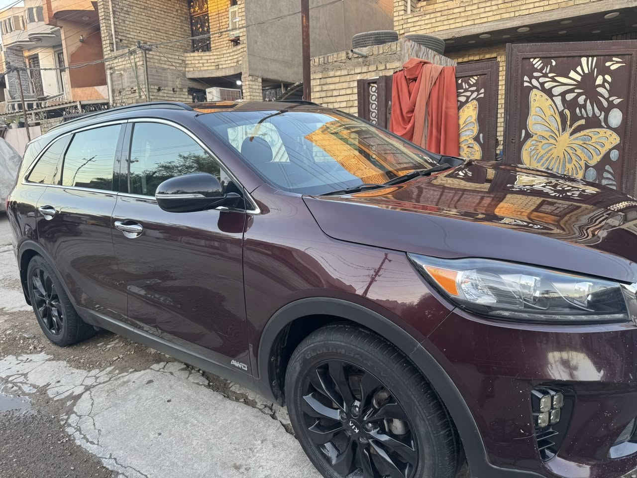 السلام عليكم 
كيا سورنتو
٦ سلندر 
فور ويل 
رادر
بصمه
٣ تبريد
حادثها سرقه
كشنات تدفه
مكان بغداد
رقم ***********
