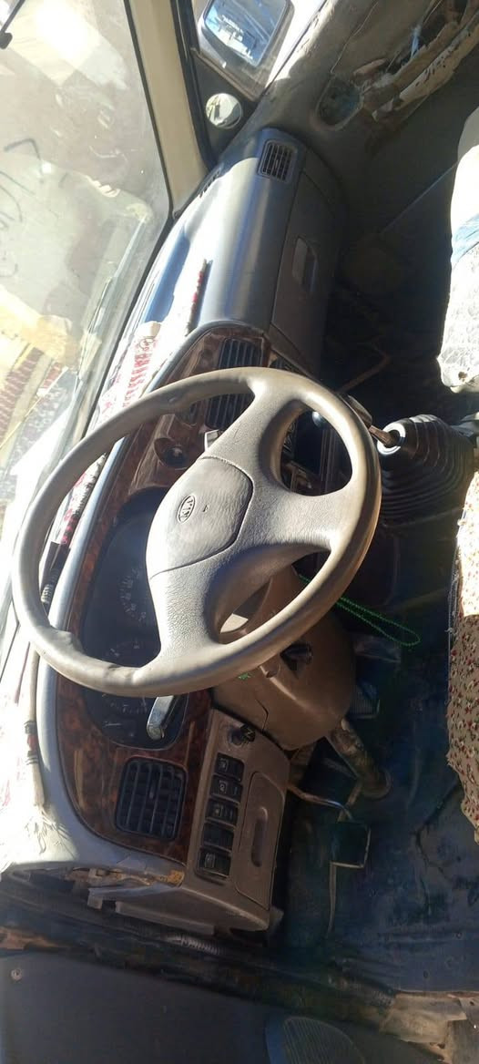 سلام عليكم سيارة بريجو البيع موديل 2000 رقم كربلاء سيارة بسمي تحويل مباشر مصفراء هية وغرامات مكينة وكير خير من الله سعر 65  وبيها مجال مكان بغداد حي النصر رقم تلفون ***********
