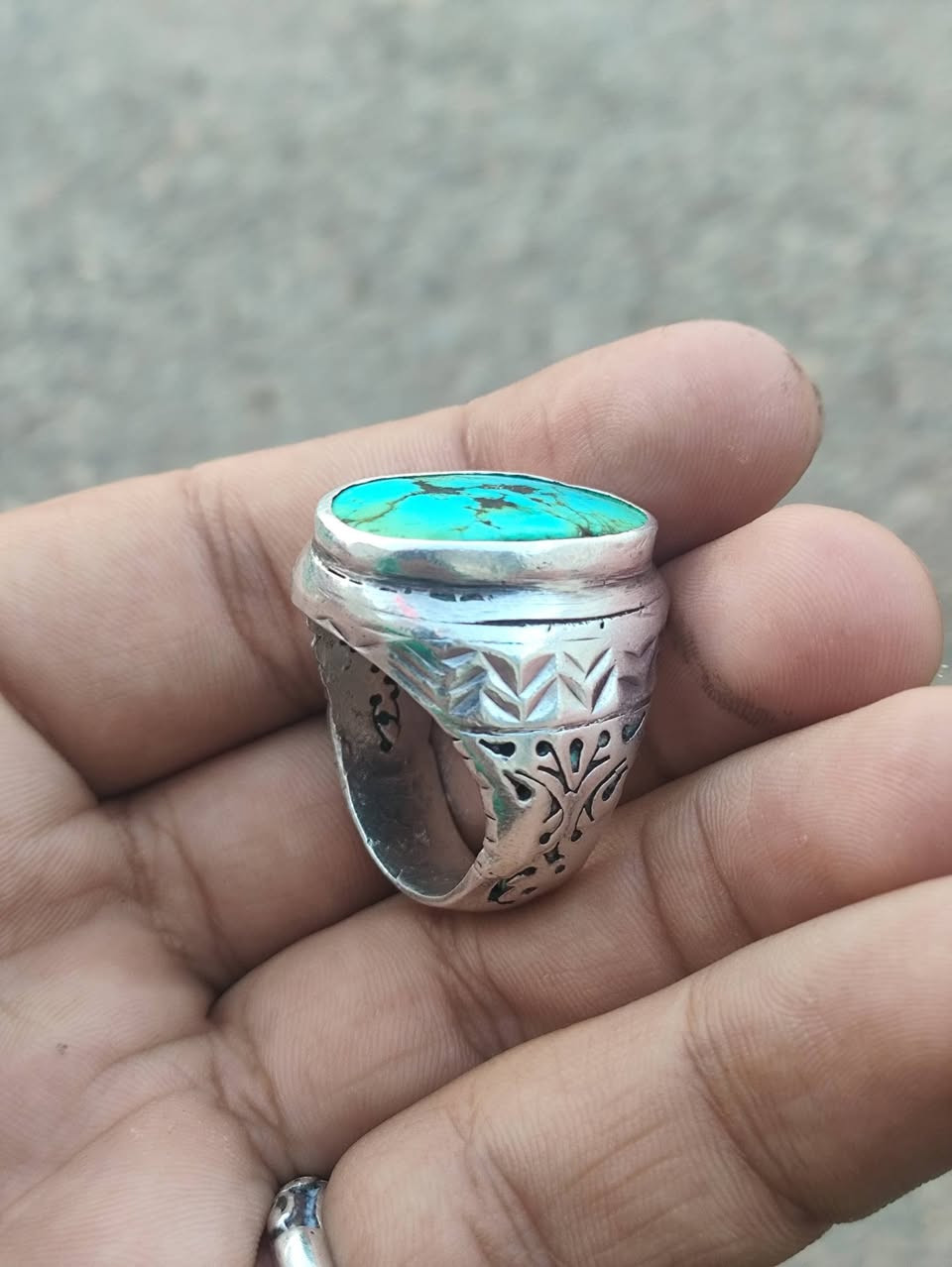 السلام عليكم خوان نيشابوري خشن كلش قياس 30تقريبا وزنها ثكيل. تقريبا فوك ال28غرام  سعره 80


**إذا كنت صاحب هذا الإعلان وتريد حذفه لأي سبب، رجاءا أرسل رسالة إلى الدعم الفني**
