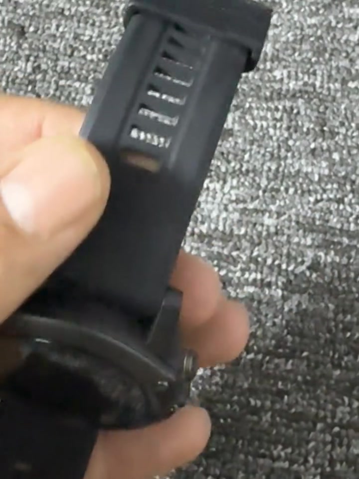 ساعة Garmin fēnix 3هي ساعة GPS عسكريه  متطورة مصممة للأداء، وتتميز بقياس معدل ضربات القلب من المعصم (Elevate™)، ونظام تحديد المواقع GPS/GLONASS، ومقاومة للماء حتى 100 متر. تعتبر خياراً ممتازاً للرياضات المتعددة (سباحة، جري، جولف، تزلج) وتأتي بتصميم متين مع زجاج ياقوتي مقاوم للخدش في بعض

متواجد خاص مع كيبل شحن اصلي شرط القطعه جديده


**إذا كنت صاحب هذا الإعلان وتريد حذفه لأي سبب، رجاءا أرسل رسالة إلى الدعم الفني**
