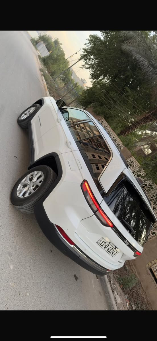 السلام  عليكم جيب كراند شيروكي موديل 2023 وارد امريكي سياره بدون حادث فقط شبرين جاملغ وشبرين بنيد موضحات بسونار ورصعه خفيفه جداً بالباب الخلف سايق  فقط لباقي كله كفاله كير مكينه محرك كلهن كفاله خمسه راكب المرغوب سته سلندر السعر ٣٤٣ 
مكاني بغداد الدوره 
للاستفسار اكثر ***********
