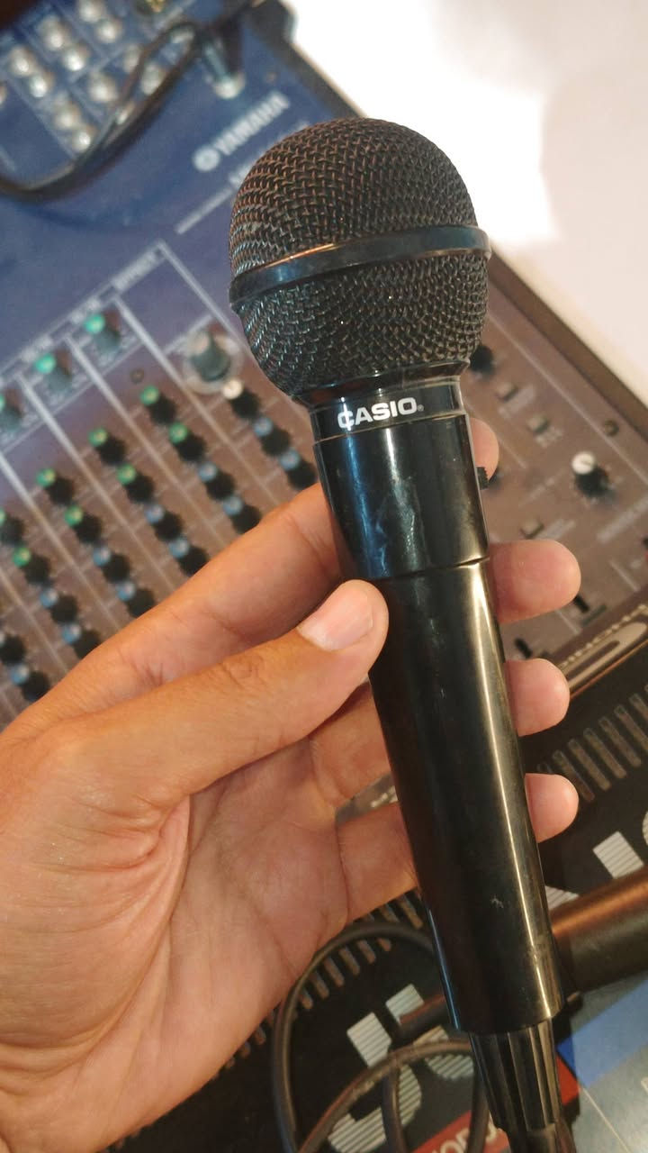 مايك كاسيو و سماعة HP ستوديو شغالات على الفحص ابيعهن شلعة ب 30


**إذا كنت صاحب هذا الإعلان وتريد حذفه لأي سبب، رجاءا أرسل رسالة إلى الدعم الفني**