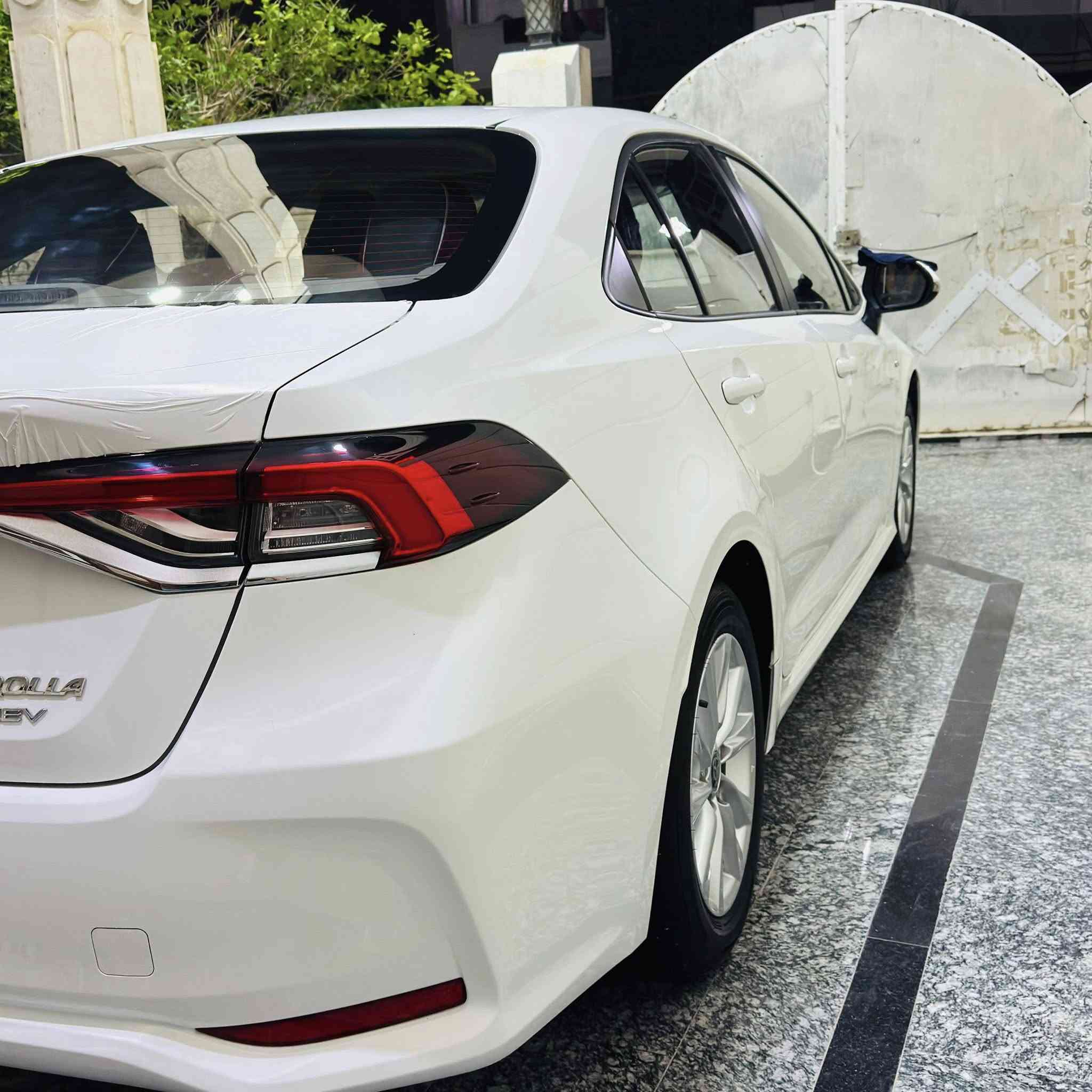 ورولا 2025  هايبردالشكل الخليجي المرغوب  فول موصفات كفاله عامه السياره صارف عليها اكثر من 500 ألف  بعدها بوضعيه الزيرو رقم بغداد شرط التحويل 
سعرها ١٦٣ وبيها مجال قليل حك الجيه
***********
