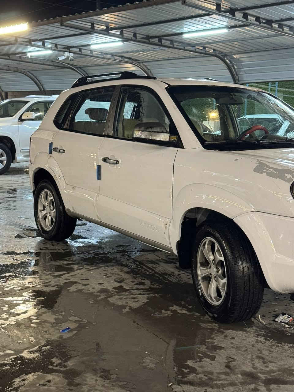 هونداي توكسان2010
مواصفات عاديه
محرك جديد 
حداديه جديده
منضومه تبريد جديده
كير بحاله جيده
السياره عليها ادامه كامله
الضرر مالتها صفحه عكس السايق
معروضه ب110 وبيها مجال***********
