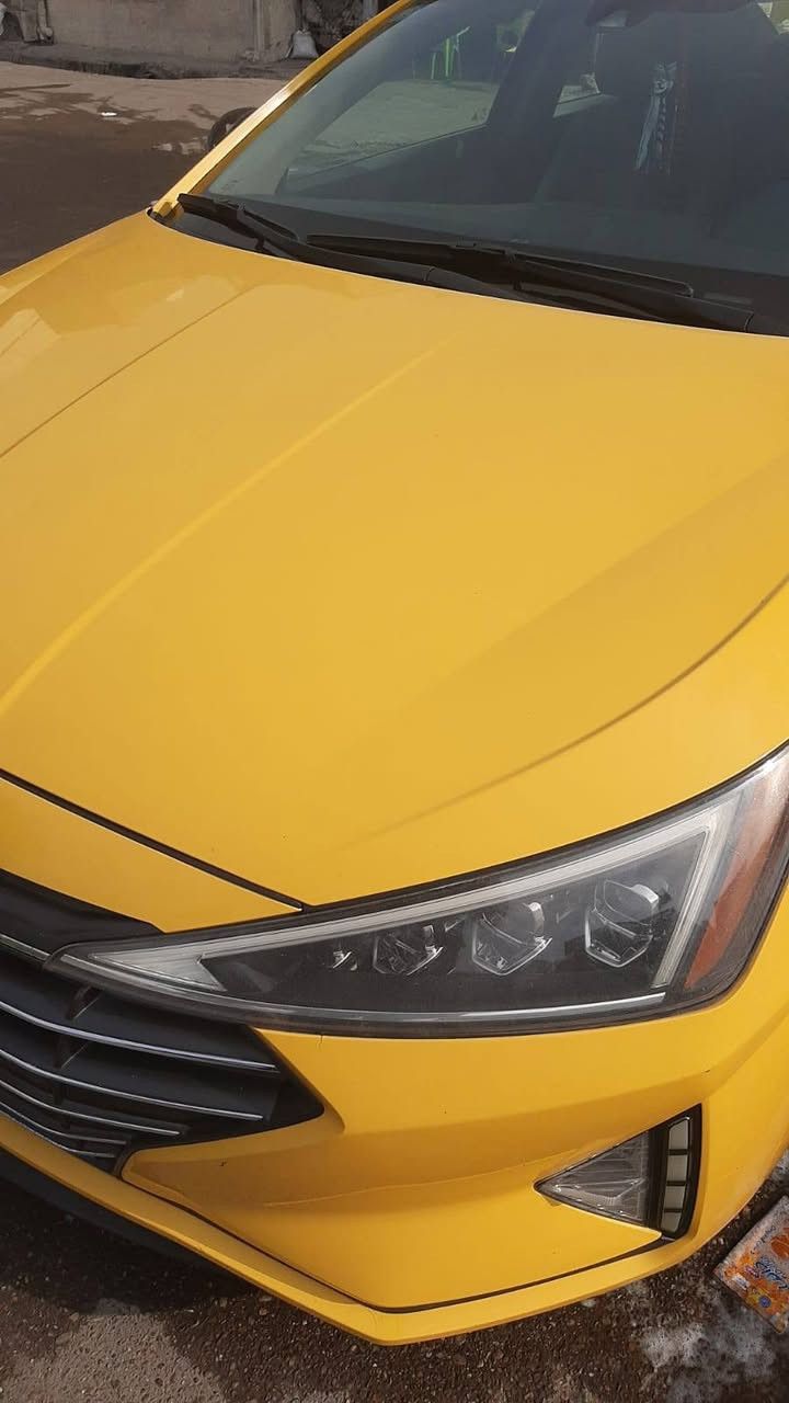 السلام عليكم النترا وارد امريكي
صور الحادث مرفقه موديل ٢٠١٩ تكسي
سياره جاهزه كير ومحرك بلادي
صدر امامي وخلفي جيد المواصفات 
نصف فول بصمه كامره تحكمات 
السياره ماشيه مثل ما موضح باصور 
رقم بغداد تحويل مباشر مكان السياره بغداد م الصدر 
إتصال ***********
