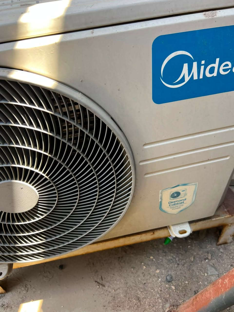 ❄️ للبيع: سبلت ميديا (Midea) - 1 طن
الموديل: MSTM-12HR (تبريد وتدفئة).

 الحالة: مستخدم، بحالة ممتازة وكفاءة عالية.

 المميزات: تقنية Dual Purifiers وتنقية هواء.

 الموقع: بغداد.

السعر: 275 ألف دينار

رقم هاتف : ***********

