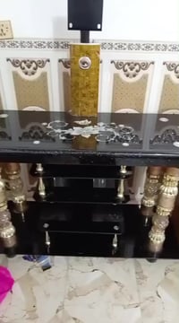 عندي معرض مال ابلزمه البيع السعر 35 وبي مجال اتصل علرقم 07805373206