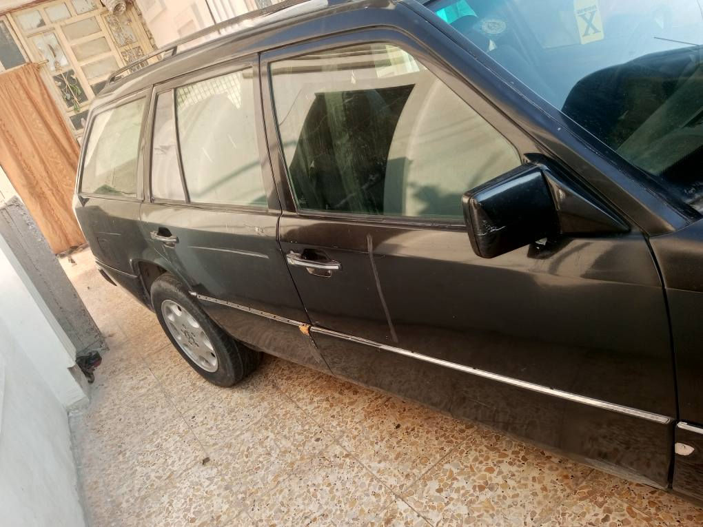 مارسيدس 91استيشن بغداد دولي بسمي محرك بطه ديلكو موديل 91 رقم دولي للبيع فقط للاتصال *********** مكانها بغداد بعد سيطرة الشعب قرب الهزه بغداد, العراق
