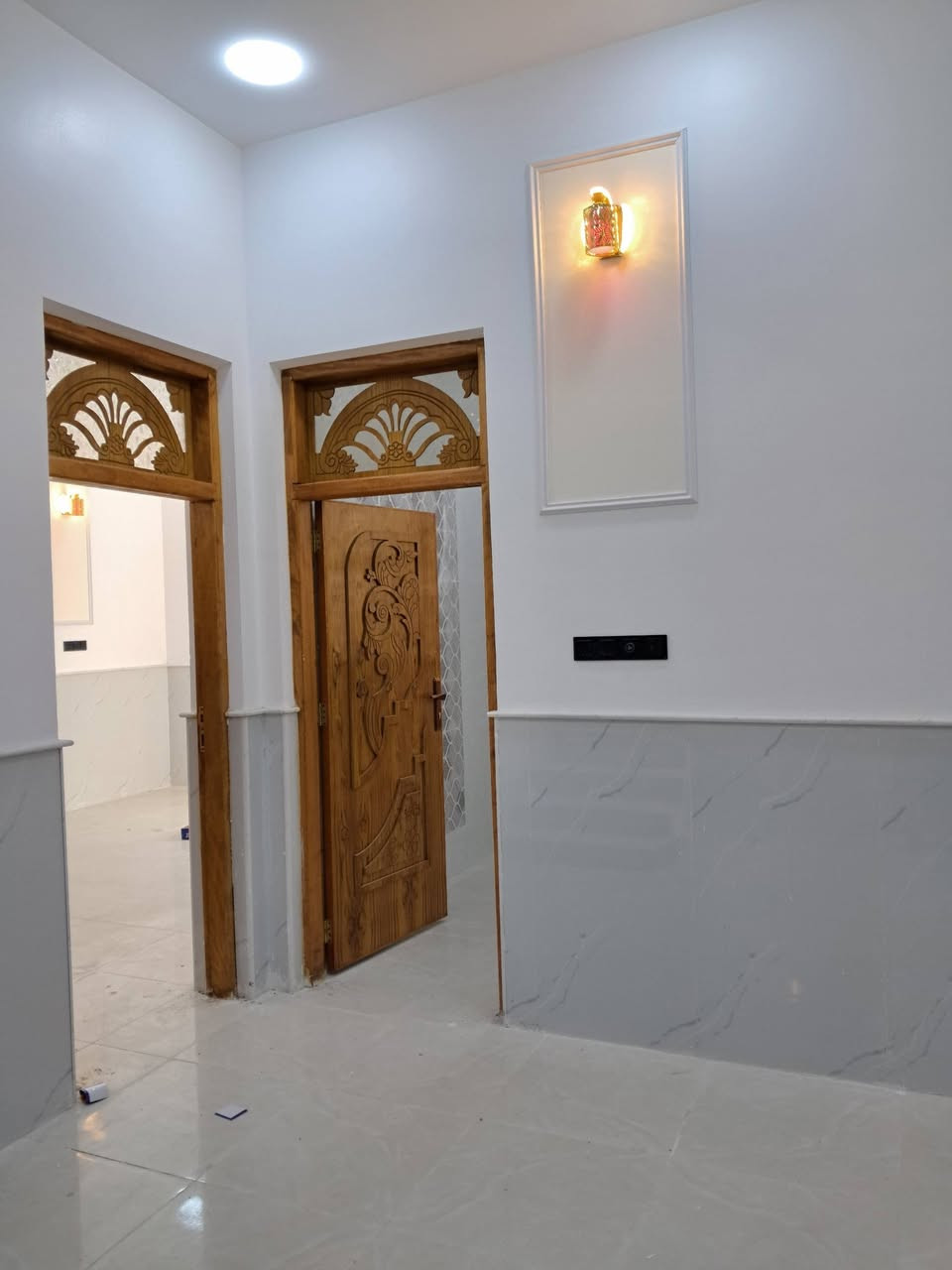 بيت البيع مساح 125عنوان حقل ثالث قرب فرن صمون تواصل على رقم ***********
