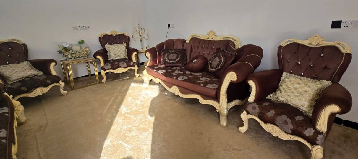 تخم  رئاسي تركي درجه اوالئ شرط  النظافه والفخامه  والراحه والفحص اخو الجديد  مع سيت طبلات  ذهبي للاستفسار (***********)
