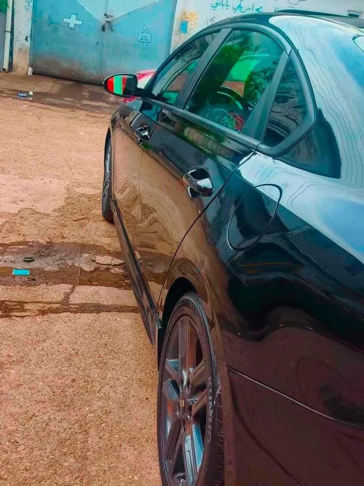 كيا فورتي 2021 Gt line فول مواصفات رقم دهوك
مواصفات السيارة : 👇🏻⬇️

🔴 كشنات جلد

🔴 محرك 2000 دوش

🔴 ماشية 39 الف ميل

🔴 لون السيارة اسود   

 🔴ثلاث وضعيات قيادة 

                                ( ECO-Sport - Normal ) 

🔴رادار 

🔴تحديد مسار 

🔴 بصمة باب وبصمة تشغيل

🔴 فتحة سقف 

🔴مثبت سرعة

🔴 مانع انزلاق

🔴 كاميرا خلفية دوارة بلادي  

🔴شاشة لمس ( ابل كار بلي  ) 

🔴 ايرباك عدد 4 

🔴منفذ USB ⚡️

🔴منفذ AUX 

🔴 بلوجكتر نهاري

🔴 ويل كب  

🟣🟣ملاحظة :  سيارة نظيفة و جاهزة من كل النواحي كلشي مابيهة نقص   

⭕️محرك + گير + صدر كلة جديد و مكفول 

⭕️تخم تاير + بطارية جديدة 

حادثهة بأمريكا : قبغ صندوق وبيها بارد  بوند السعر ١٣٥ ورقة تواصل خاص


**إذا كنت صاحب هذا الإعلان وتريد حذفه لأي سبب، رجاءا أرسل رسالة إلى الدعم الفني**