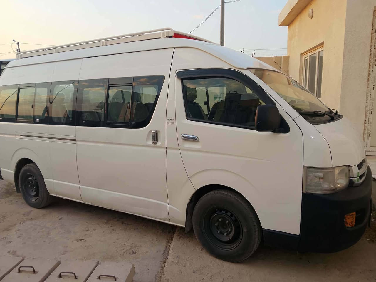 سلام عليكم.هايس موديل 10ضررها باب خلفي جنطه صبغ مكانات باردالسعر 210بيها مجال 
سياره خير من الله غرفتها جديده  للبيع او امروس اب نيسان يورفان أو استاركس . للاستفسار خاص أو واتساب ***********
