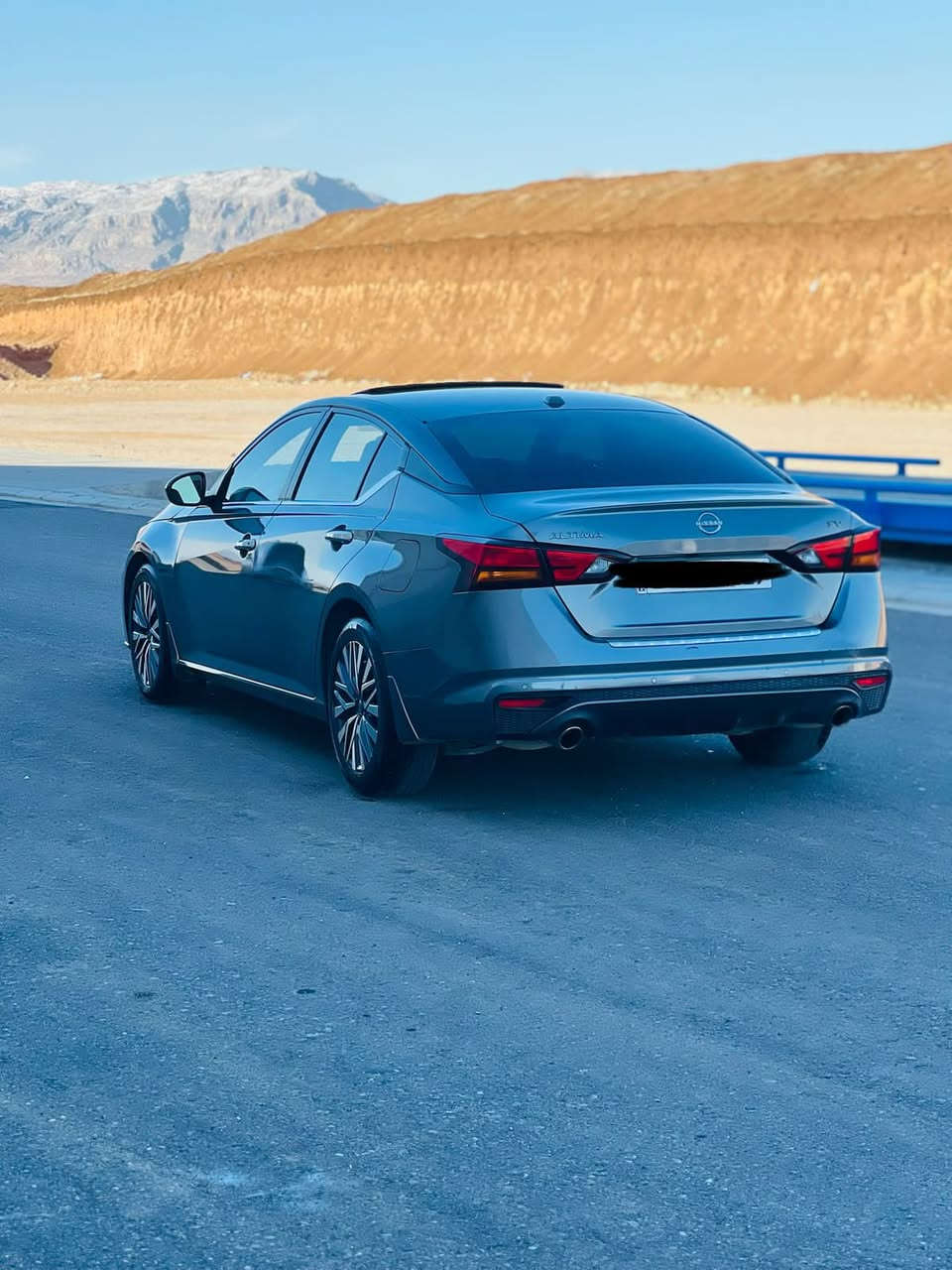 السلام عليكم 
رجاء اقرأ منشور قبل اتصال 
للبيع نيسان التيما نفطي 2023 SV اسبيشل 
موصفات فول فول عدا كشن جلد 
محرك 2500
ماشي 35 الف ميل 
صبغ بولند بدون دواخل و بدون ارباك شرط 
و بيها جاملغ كلير أمريكي و 
بيها بقصه و فطر بل شاصي  
سياره بدون تعديل بارد شرط 
سياره بدون شخوط و رصعات و بقصات 
سياره مرقم دهوك ترقيم جديد 
سياره تحويل وكاله غرامات شرط 
ملاحظة صوار حادث موجوده في المنشور 

السعر 166 ورقه 🔒 قفل 
اي استفسار عن سيارة خاص مفتوح 
اخوكم ديار ابو عمر 
*********** واتساب فقط للتواصل 
***********
عنوان إربيل معارض السيارات
