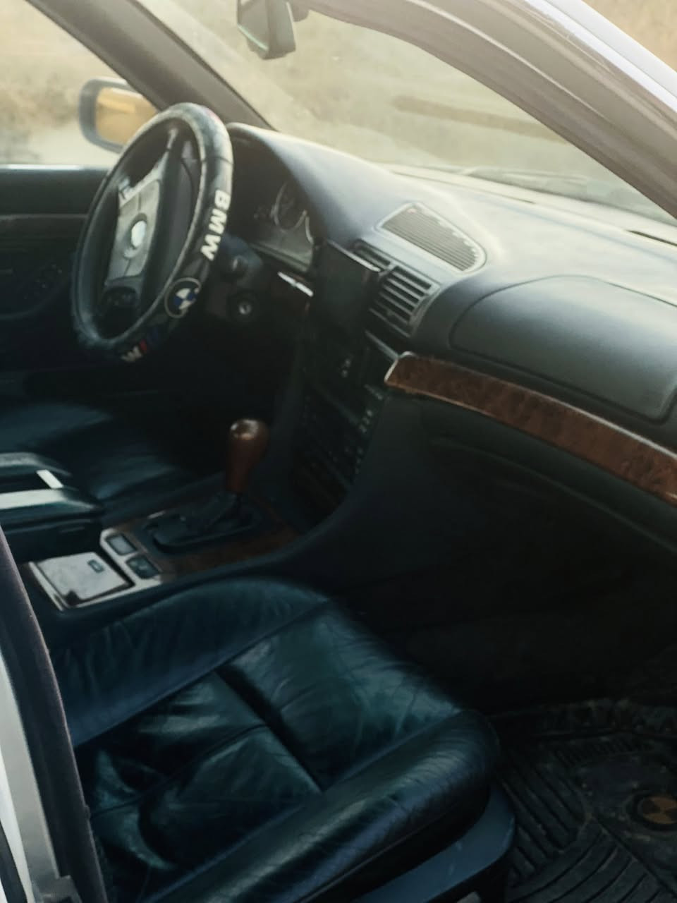 السلام عليكم للبيع BMW 740i 2001 خفاش  السيارة مكفولة من كلشي كير مكينة كهربائيات صدر السيارة مصبوغة عام لجمالية بدون حادث سنوية لـ2030 تحويل ثاني 
السعر 87 وبيها مجال 
متواجد فيس وتساب اتصال 
***********

مكان الدورة- البعيثة
