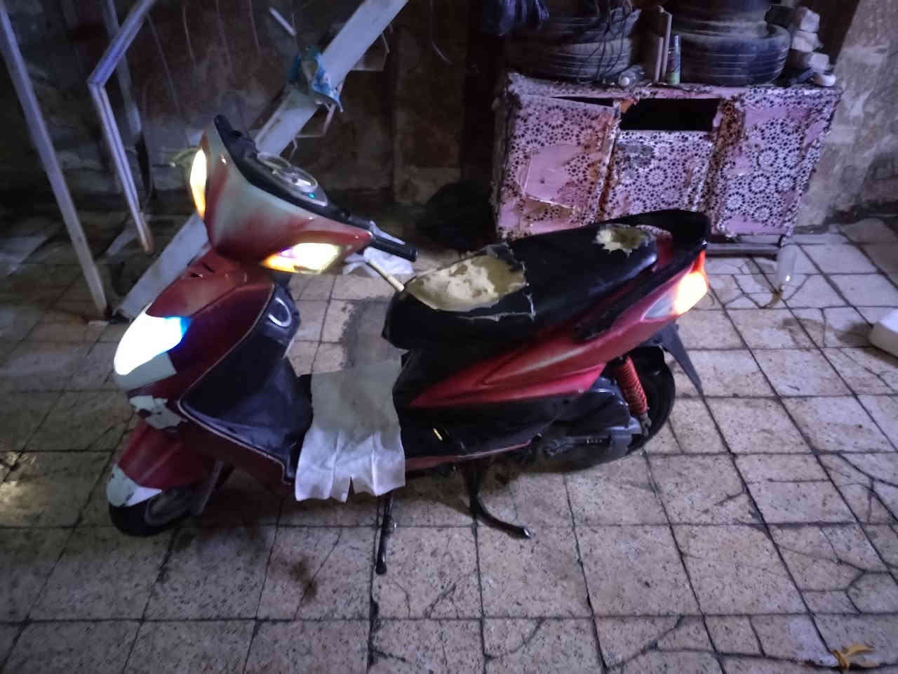 السلام عليكم دراجه سكنس فحل نوزل خطين دراجه كامله شلعه ومعدل و الدراجه مكفوله كفرات بلاديه انكر واطلع متصرف عليهه ربع عنواني بغداد حي الجهاد هاذه رقمي *********** السعر 550 وبيهه مجال
