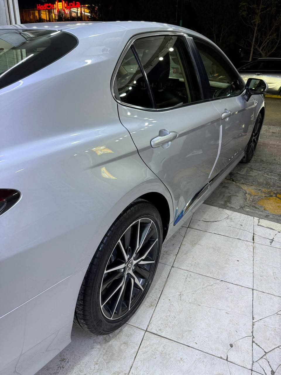 سلام عليكم

كامري 2024 GLE هايبرد وكالة عبد اللطيف 

الداخل مغلف بالكامل جلد

خليجي نظيفة جدا  

استخدام شخصي فقط

حساسات امامي خلفي 

كامره خلفيه وبرده خلفيه 

كشن كهرباء 

شحن وايرلس

سايدبريك بصمه

تحكم سترين 

رقمها بغداد

دواخل قماش 

محرك 2.5L

ماشية 47

للتواصل ***********
