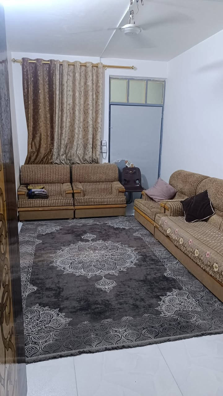 دار للبيع زراعي ١٤٠ متر حي ١٧ تموز ( حي الصدر الثالث) قرب جامع الاحسان بصف المختار ابو حميدة مرقم مشمول بتطويب ٣٢٠ غرفتين وصالة واستقبال ومطبخ وتخاريج وطارمة ومكشوفة كبيرة كافة الخدمات ثاني بيت عن الشارع التبليط الرئيسي السعر 28 بي مجال بسيط ***********
