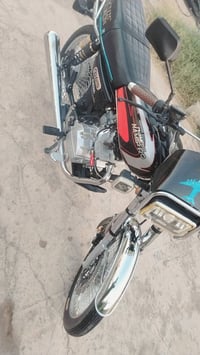 دراجه للبيع نام برو 2025  التواصل  على الرقم 07768356017