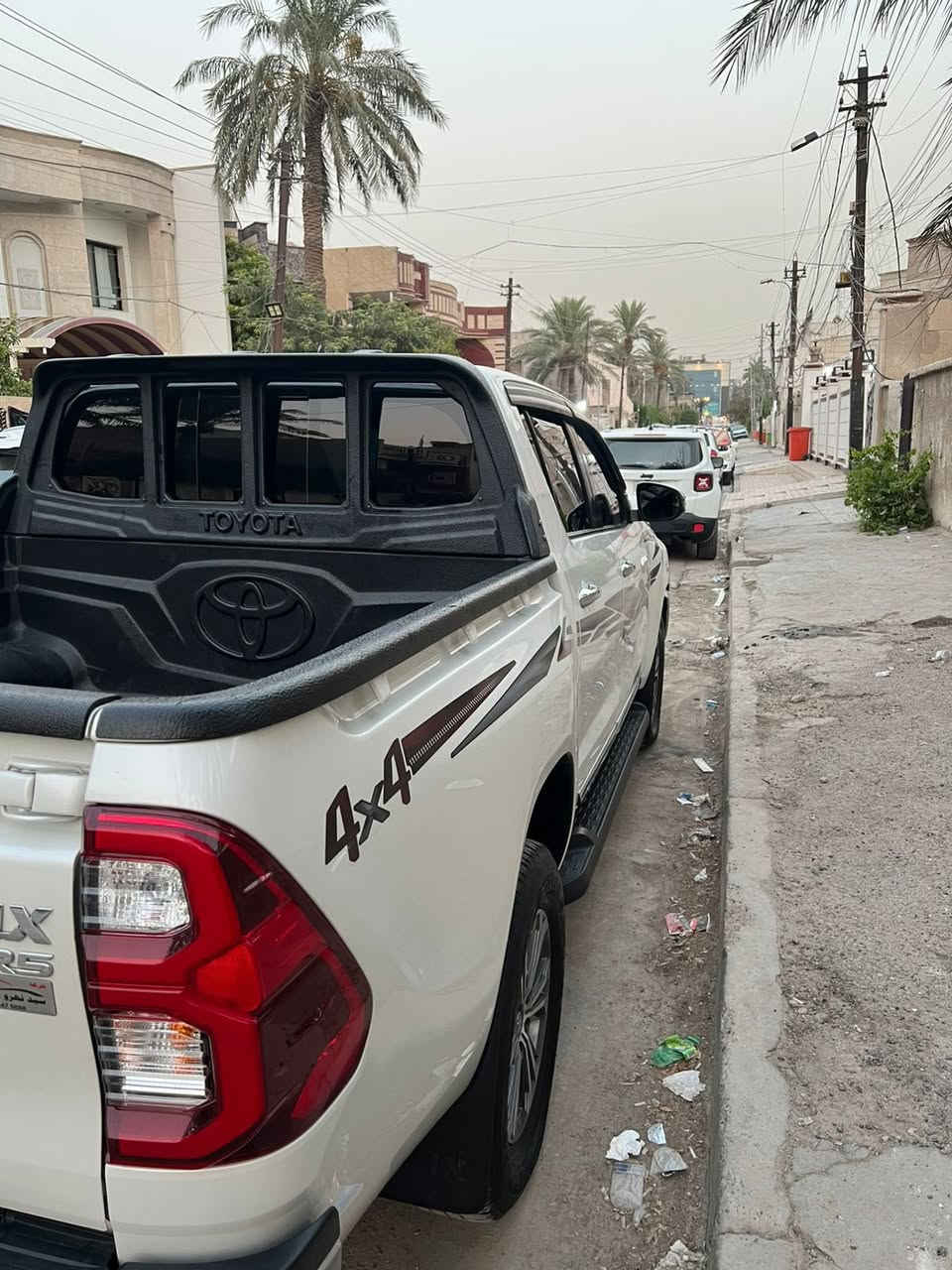 السلام عليكم للبيع بيكم تويوتا هايلوكس فور ويل سعودي  موديل ٢٠٢٢ مكفولة من الحادث بيها بارد كد شبر بالجاملغ الخلفي رقم اربيل سنوية نافذة 2028 كشنات الامامي تدفئة  تبريد السعر ٣٢٠ وبي مجال قليل حك الجية مكان السيارة بغداد البلديات الاتصال على الرقم ***********
