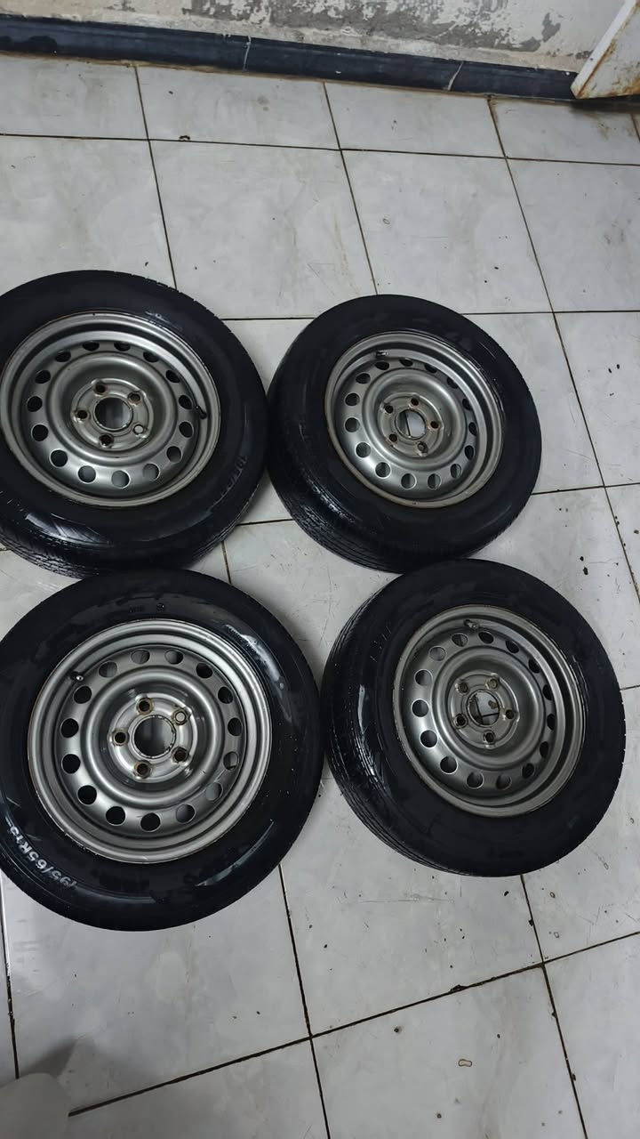 سلام عليكم تخم تاير حجم 15سعر ٢٢٥مكان ناصريه سجن الاصلاحي رقم ***********
