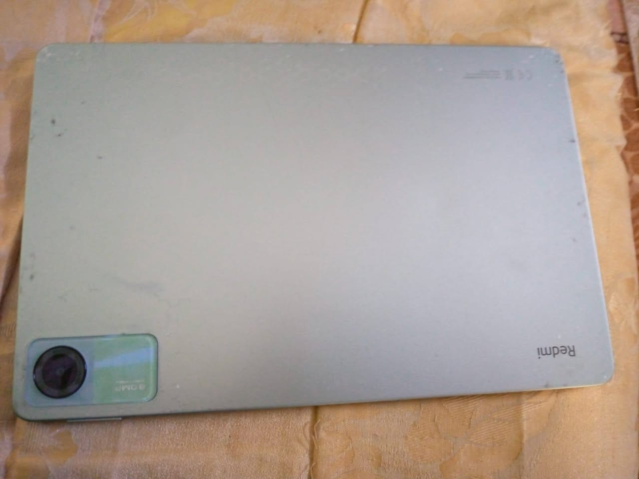 ايباد ريدمي باد سي اخو الجديد لون اخضر يجي اوياه كفر او شاحنه 33واط ايشغل ببجي 60افريم سلاسه فائقه شاشه 11انج  معالج اسناب دراجون 680 بطاريه 8000 رقم واتس*********** سعر 300اوبي مجال
