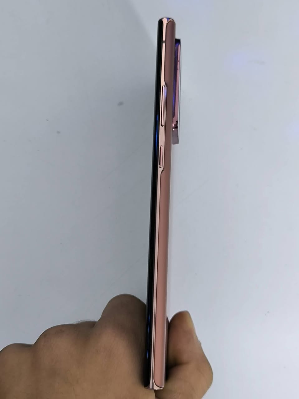 السلام عليكم
Samsung Note 20 Ultra - 256G
( وكالة ما مفتوح )

المعالج: Exynos 990 ثماني النواة تكنولوجيا 7 نانو
التخزين: 256 جيجا مع 8 جيجا رام
الكاميرا: خلفية ثلاثية 108+12+12 م.ب. / امامية 10 م.ب.
الشاشة: 6.9 بوصة بدقة QHD+ ( مع بصمة في الشاشة )

السعر/ 375 الف
عنوان/ بغداد - الكاظمية 
هاتف / ***********
