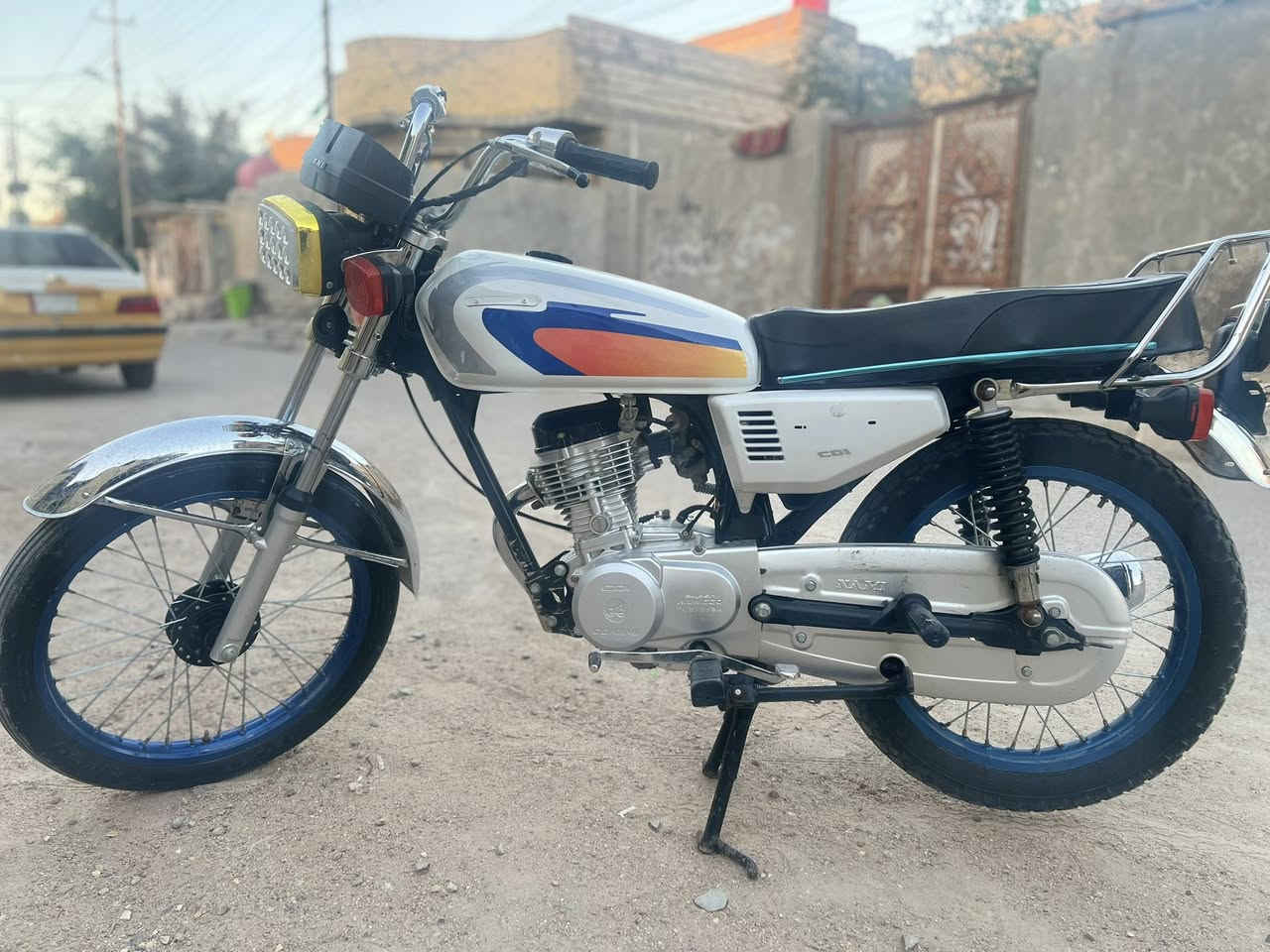 سلام عليكم شباب دراجه البيع نامه نظيفى تعمير جديد ملاحظه الدراجه ادوات مكاني القرنه سعره 600وبيه مجال ***********
