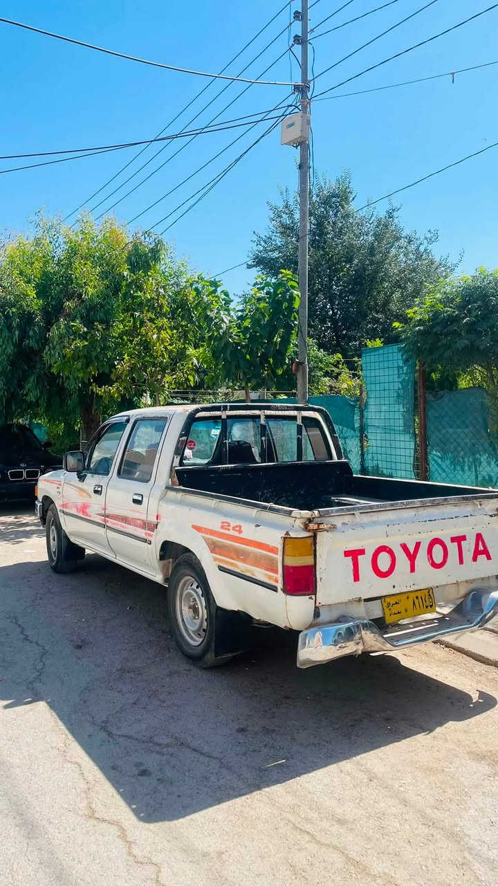 توێتا یابانی ئەسڵی . پیکاب  ١٩٩٢.  مەکینەی. کرۆسیتای.     گێڕ و مەکینەو.  عەکسل تەقە و ڕە قە   بە شەرت.    ئاڕمی سلێمانی  بە شەرت.   دەعمی قورسی نیە. سەیارەکە. ماڵی دۆستە     
سعری ٤٨ گەڵاوە. مەعامەلەیەکی  برایانە 
 ژ.م.  ***********   
شوێن. سلێمانی
