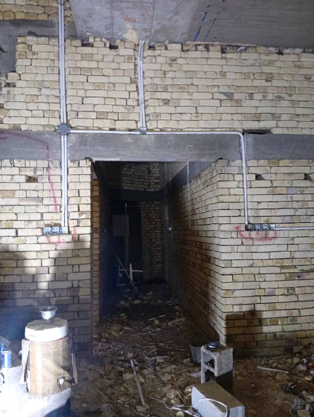 حفر تنزيل بوري كعرباء تسليك تشطيب في كل انحاء البصره شرط غلي الليزر كل مايتعلق في الكهرباء التواصل عبر الهاتف او الواتساب وانا خادم كل انحاء البصره 