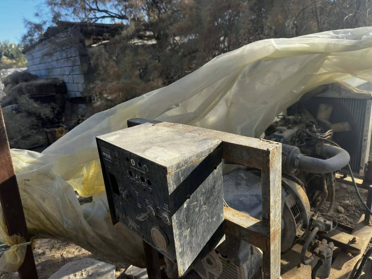 مولد كابوته 3 بستم
32 امبير حقيقي استخدام بسيط مابي اي نقص وجاهز 
مليون ونص سعره.


**إذا كنت صاحب هذا الإعلان وتريد حذفه لأي سبب، رجاءا أرسل رسالة إلى الدعم الفني**