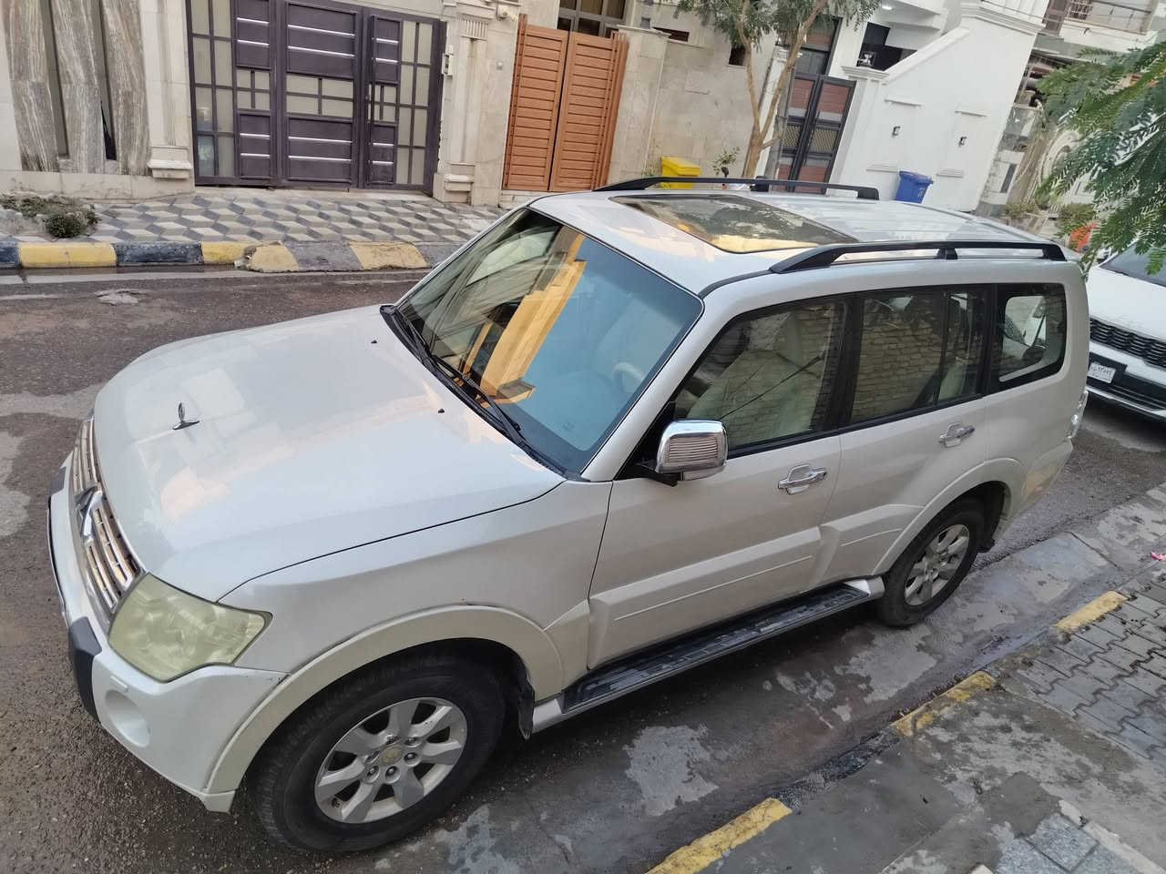 للبيع باجيرو حفتور2010مكفوله كفاله عامه من الدعاميه للدعاميه 
كامل مواصفات
مقاعد كهربائيه
كامره خلفيه
حساسات
شاشه
٧راكب
تبريد ٣ قطع 
سياره جديده ونظيفه مال جناي للستفسار تصال على الرقم ***********
