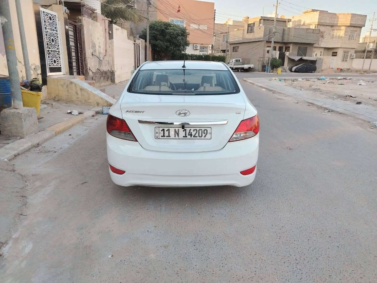 السلام عليكم سيارة خليجية اكسنت للبيع في كربلاء المقدسة رقمها بغداد، سيارة بيها قطعة وحدة تبديل چاملغ الايمن بسبب ضربة بسيطة، موديلها 2015 استخدام شخصي وسعرها 110 وبيها مجال قليل ، الاستفسار ***********
