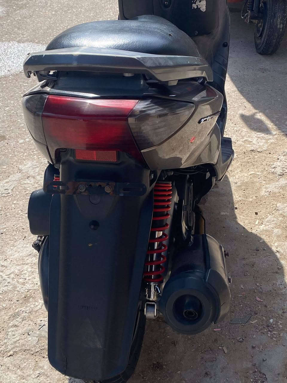 السلام عليكم شباب دراجه سكنس نثيه دراجه نظيفه كلش شوفت عينك دراجه من فوك اليجوه كله شغال كهربائية شغاله  بوشه 58 معدل تنطيك نكره سلف دراجه ماا متعوبه وكلشي بيه بلادي ++مرقمه اوراقه كله أصوليه وسنويه وكلشي جاهز بيه كله أصولي   السعر(مليون)  قفل قفل رجآ موو شرأي لحد يدخل خاصص
‏‪0776 570 7995‬‏ واتساب فقط ماسنجر ماا متوفر
