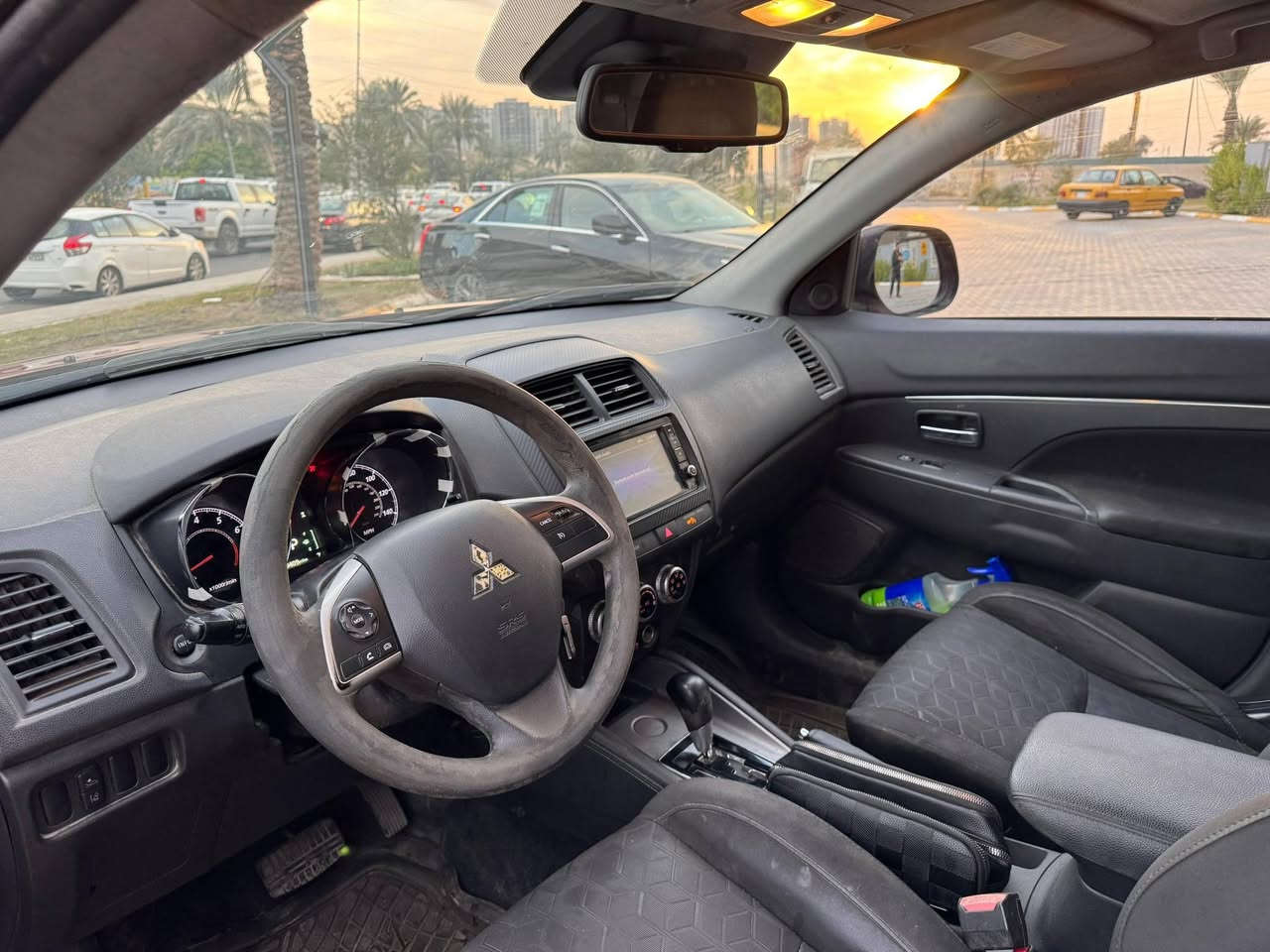 السلام عليكم 
متسوبيشي اوتلندر سبورت 
موديل 2021 
ماشيه 60 الف 
حادثها جاملغ خلفي وصندوق. بدون داخل 
مواصفات 
شاشه 
كأمره 
تحكم ستيرن 
محرك 2000
مكانها بغداد حي الجهاد 
السعر 110$
رقمي ***********
