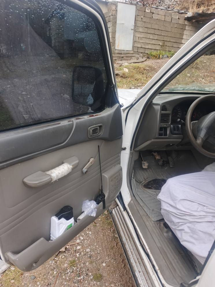 ئەم پەتڕۆڵە بۆفرۆشتن 2001 سێ پارەچە بۆیاخی هەیە اڕم هەوولێرە خرامەوو هەموو شتی بەشەرت گەر مووشتەری تێل بکە *********** شومان, أربيل
