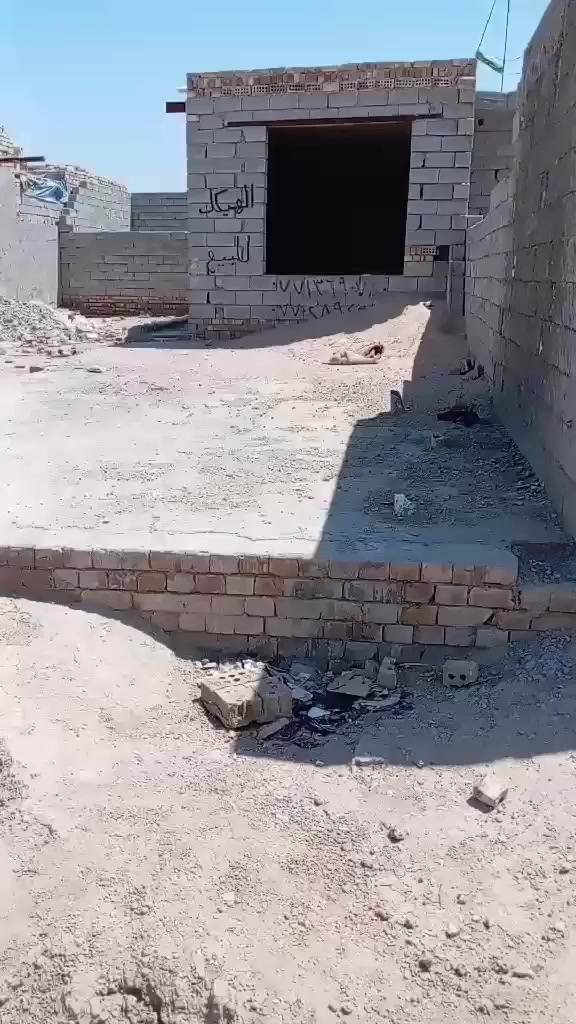 سلام عليكم بيت بلدوانم مساحه ٢٥٠ مقابل شارع الشمري سعر مناسب اتصل وتدلل *********** موجود واتساب
