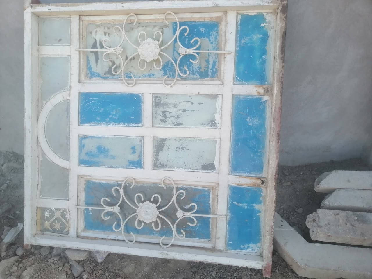 للبيع شباج عرض 1 و 33
ارتفاع 1و37
***********
السعر 35 وبيه مجال
