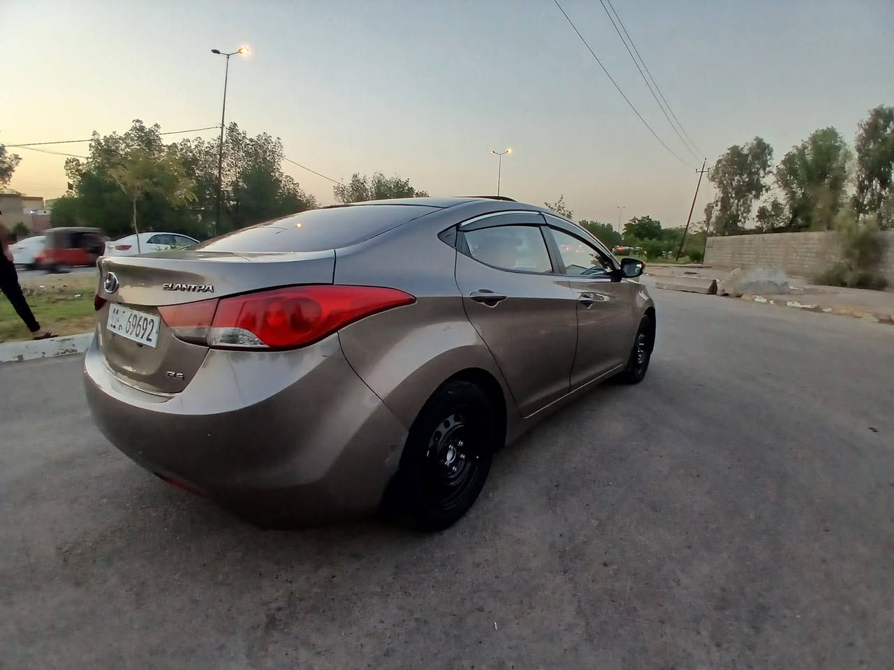 النترا 2013, خليجه جيل اكس
فووول مواصفات
فتحه 
بصمه 
محرك ١٨٠٠ كفاله
كير بلادي 
السياره بيه 4 قطع صبغ اثر جراد وبيه كلير صفحتين ممبين للامانه
السياره كلش حلوه
ماشيه ٩٧ 
باسمي سنويه ...ارقام وسنويه وهزه واراقام قبل شهرين مجددهم
شاشه وكامره خلفيه
السعر ب ٩٢ 
مكاني بغداد الكرخ شهداء البياع
***********
الشراي يخابر ويامر امر والسياره احلى من الصور
