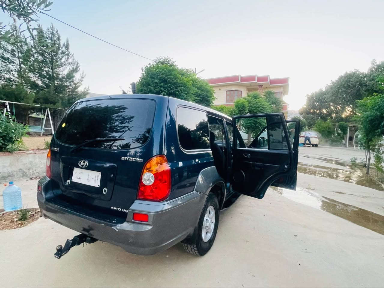 سه ره تا به ناوي خواي گه وره 
ئه م سه ياره بؤ فرؤشتن هؤنداي تريكان 
ماشالا سه ياره كا تا بلي جوانه به س ماشالاي ده ويت 
به س بؤنيته كه ي بؤياخه له سه ر ساخي كالبؤتؤ 
مه كينه بيلاده ده بل اكسل به شه رت 
ئارمي پلاستيك سليماني ئارمو ئه وه ليات غه رامه ش به 
شه رت موس و براوه و دارو به ردي به شه رت 
شوين سليماني ژم.***********
نرخ.62. مه عامه له يه برايانه 
ئه دميني خؤشه ويست❤️ السليمانية, العراق
