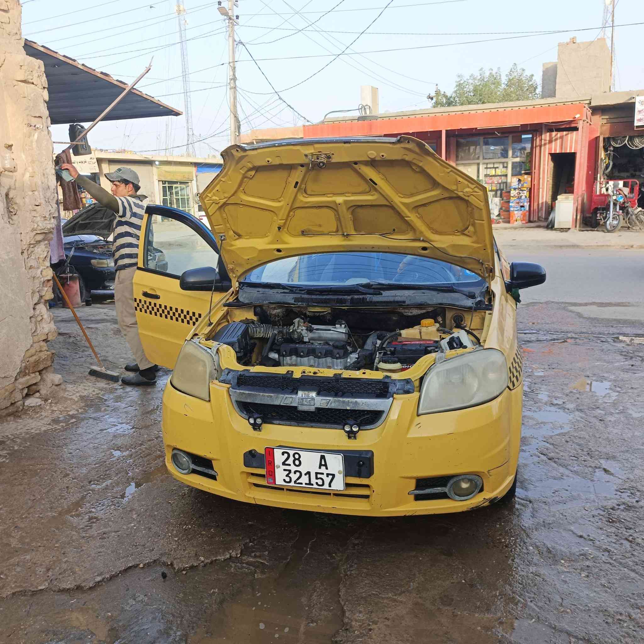 أفيو موديل 10 خليجي مكينة مفتوحة بسمي مصفرة هيئة وغرامات  كير عادي  مكينة وكير خير من الله    السعر 47 وبية مجال العنوان الديوانيه قضاه غماس الرقم ***********
