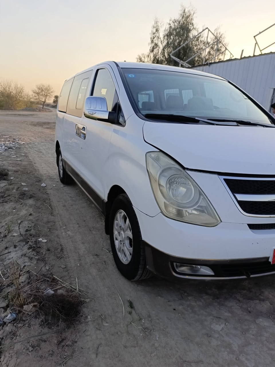 السلام عليكم
ستاركس 2009مفتوح كير عادي 
بيها قطعتين صبغ بدون دواخل
حداديه تخم تاير جديد
سياره جاهزه وجديده 
العنوان دوانيه دغاره سعر125وبيها مجال 
***********
